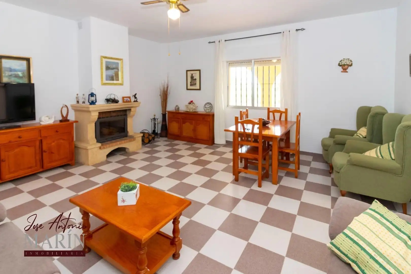 Sala de estar de Casa o chalet en venta en Badajoz con Aire acondicionado, Jardín privado y Piscina