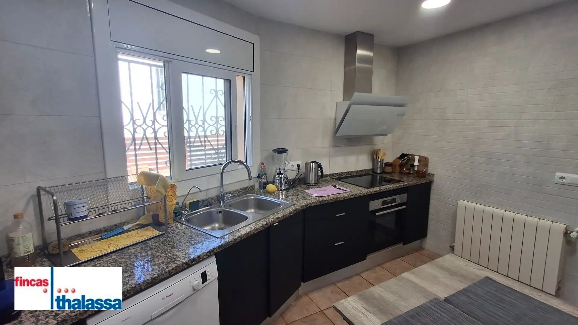 Cuina de Casa o xalet en venda en Lloret de Mar amb Aire condicionat, Calefacció i Jardí privat