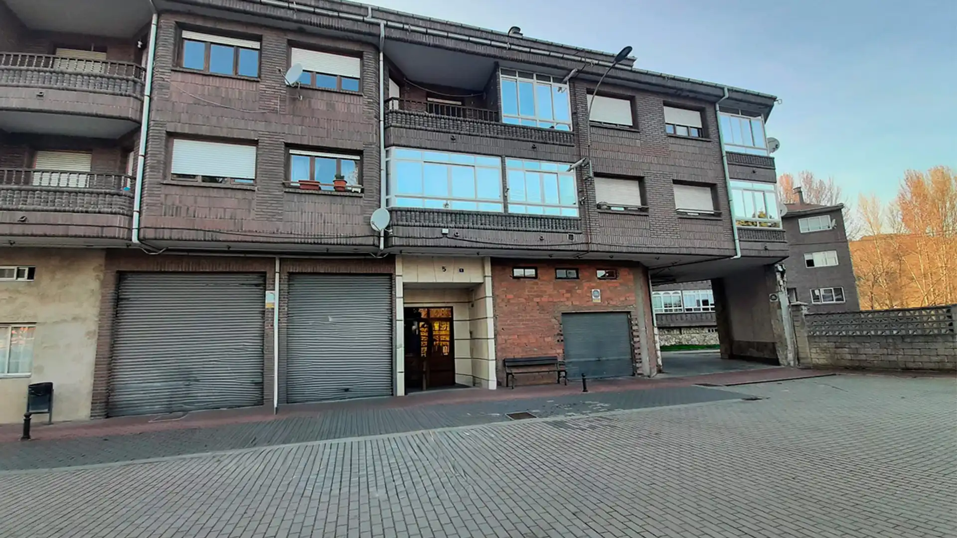 Vista exterior de Pis en venda en La Robla 