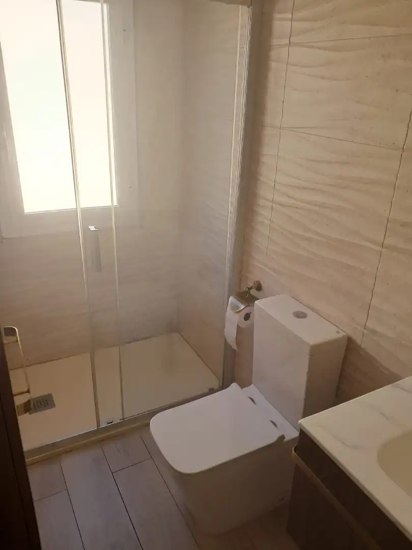 Badezimmer von Haus zum Verkauf in Finestrat mit Heizung, Privatgarten und Terrasse