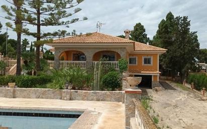 Vista exterior de Casa o xalet en venda en Alicante / Alacant amb Aire condicionat, Terrassa i Piscina