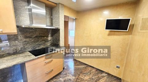 Foto 2 de Piso en venta en Calle Llevant, Medinyà, Girona