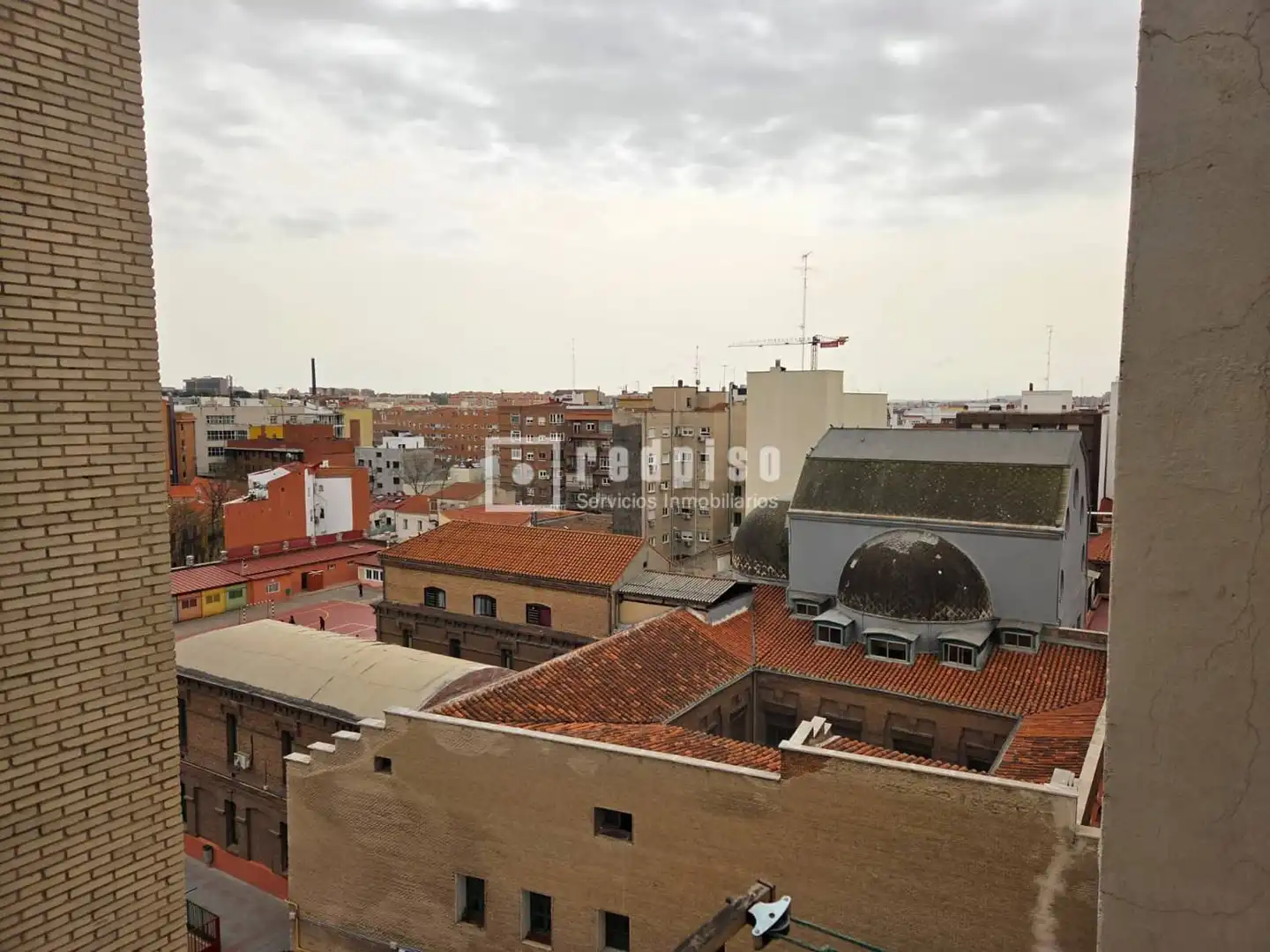 Vista exterior de Pis en venda en Madrid amb Calefacció, Jardí privat i Parquet