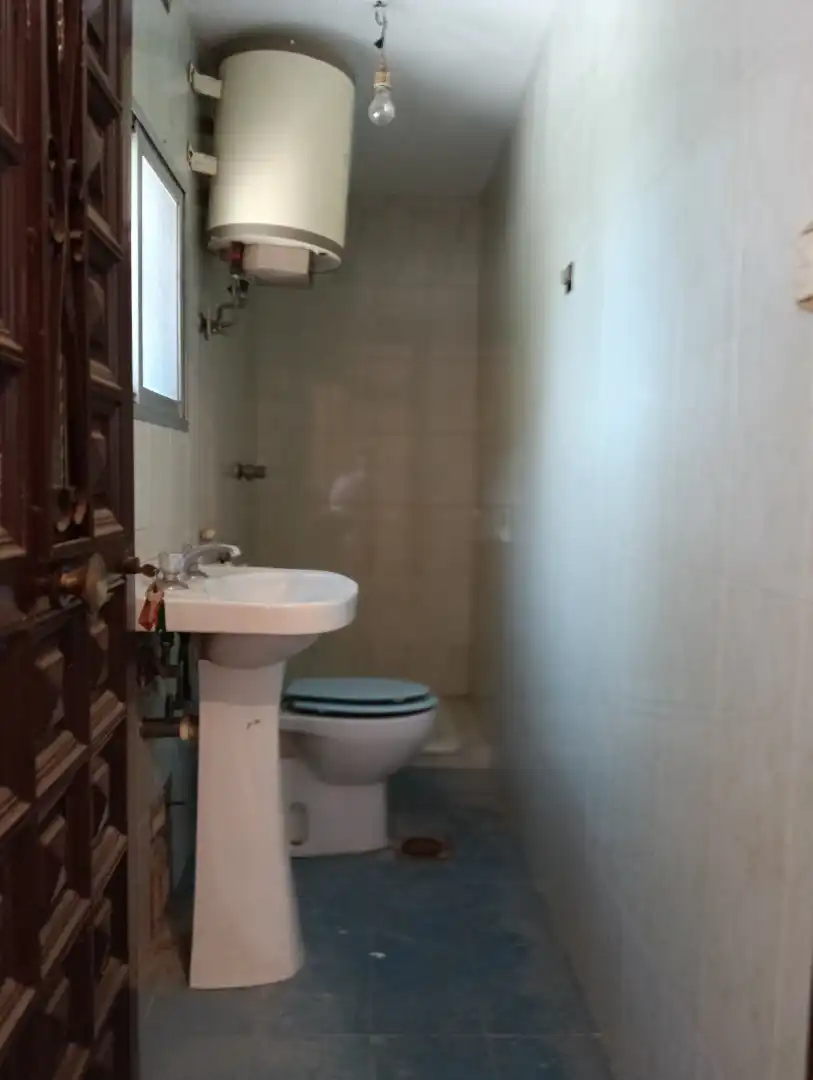 Bany de Casa o xalet en venda en Casarrubios del Monte amb Aire condicionat, Calefacció i Jardí privat