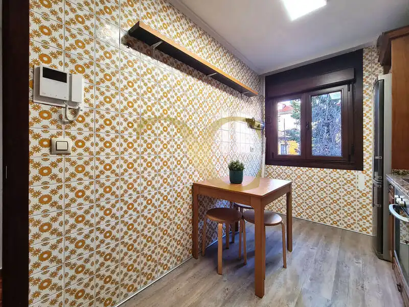 Cocina de Piso en venta en Oviedo  con Calefacción, Trastero y Amueblado