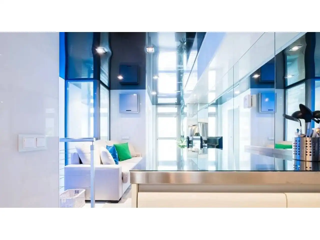 Sala d'estar de Estudi en venda en Barcelona amb Aire condicionat, Calefacció i Parquet