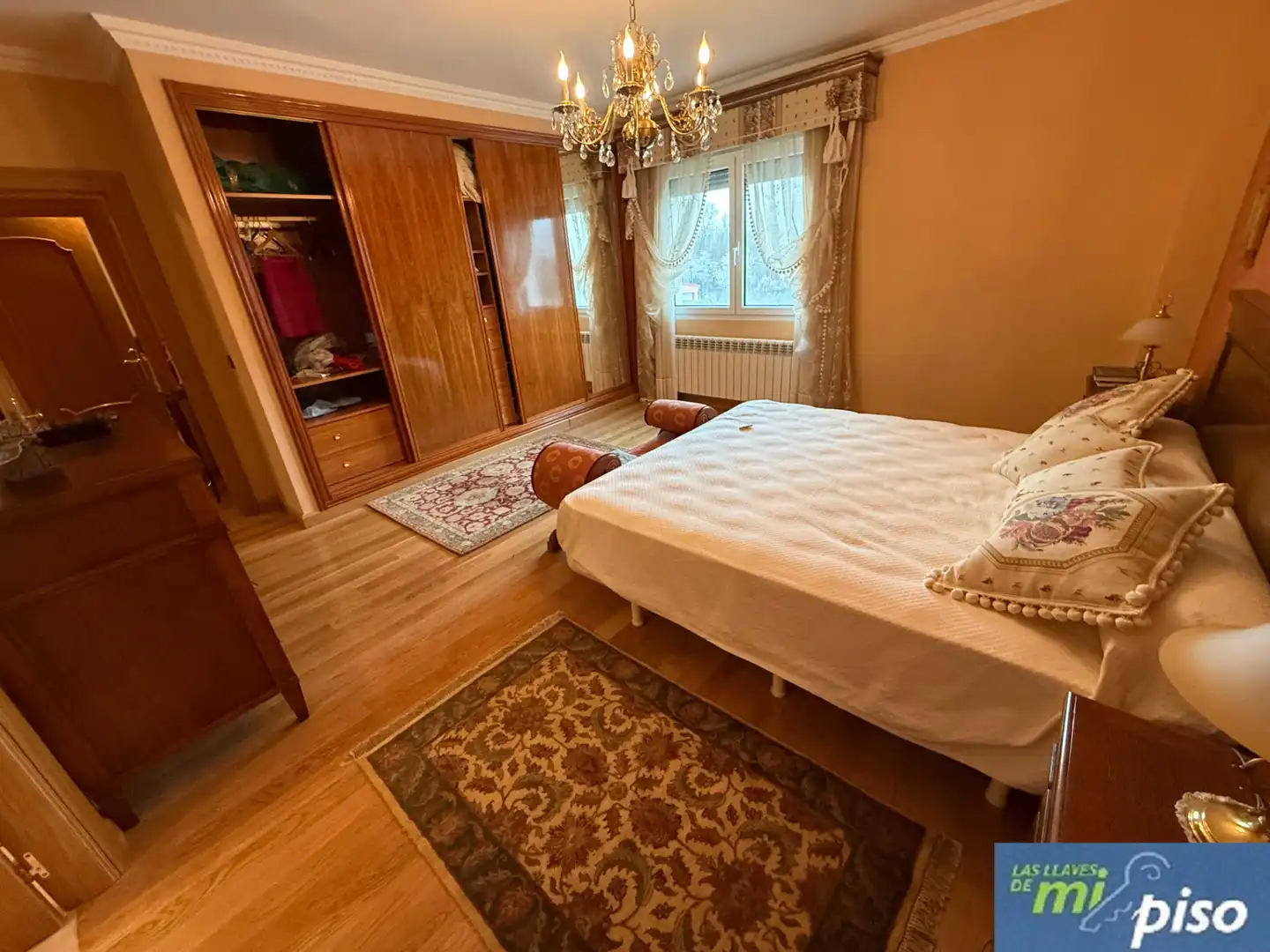 Dormitori de Casa o xalet en venda en Santovenia de Pisuerga amb Calefacció, Jardí privat i Parquet