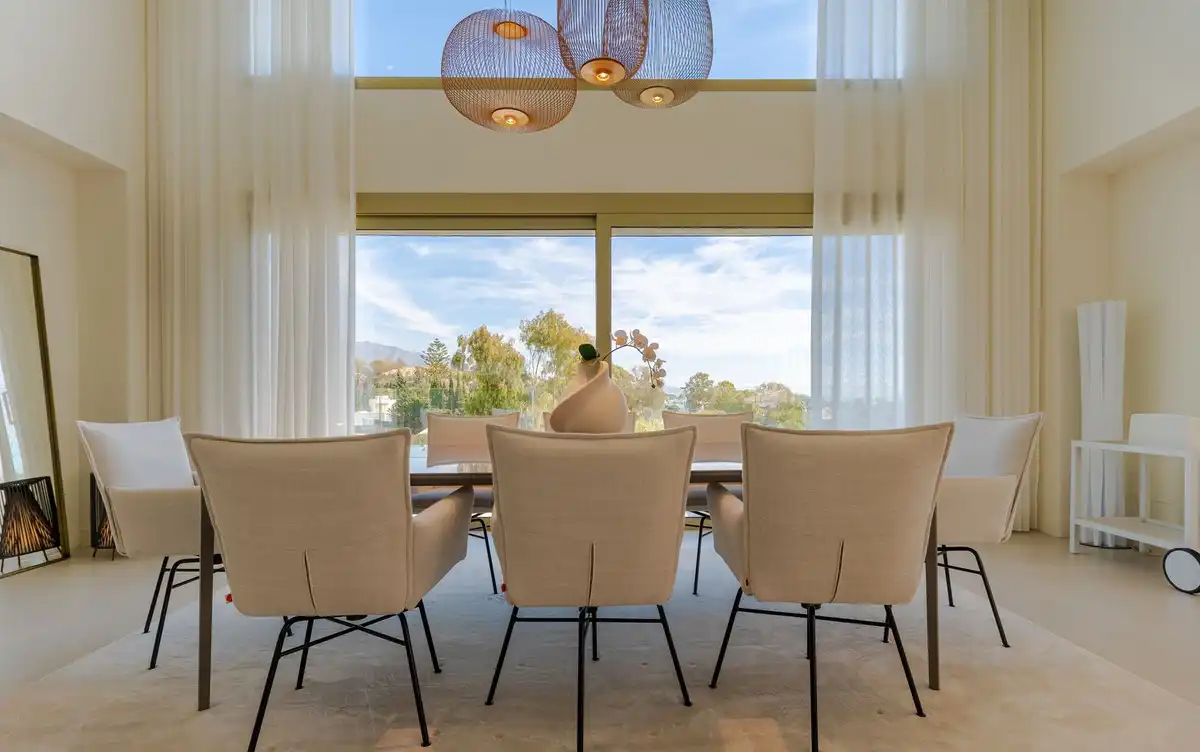 Esszimmer von Dachboden zum Verkauf in Marbella mit Klimaanlage, Terrasse und Abstellraum