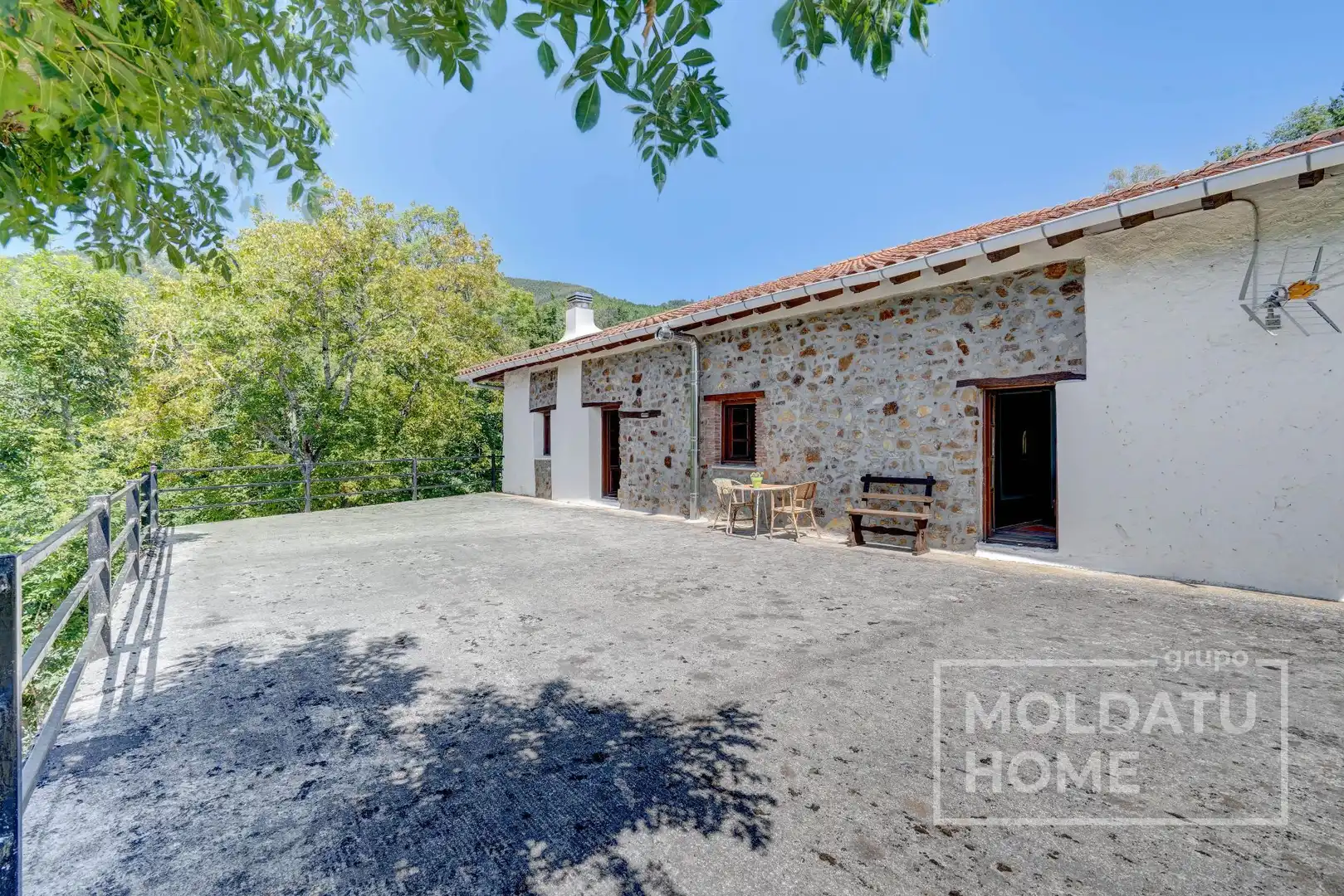 Vista exterior de Casa o xalet en venda en Mendaro amb Calefacció, Jardí privat i Terrassa