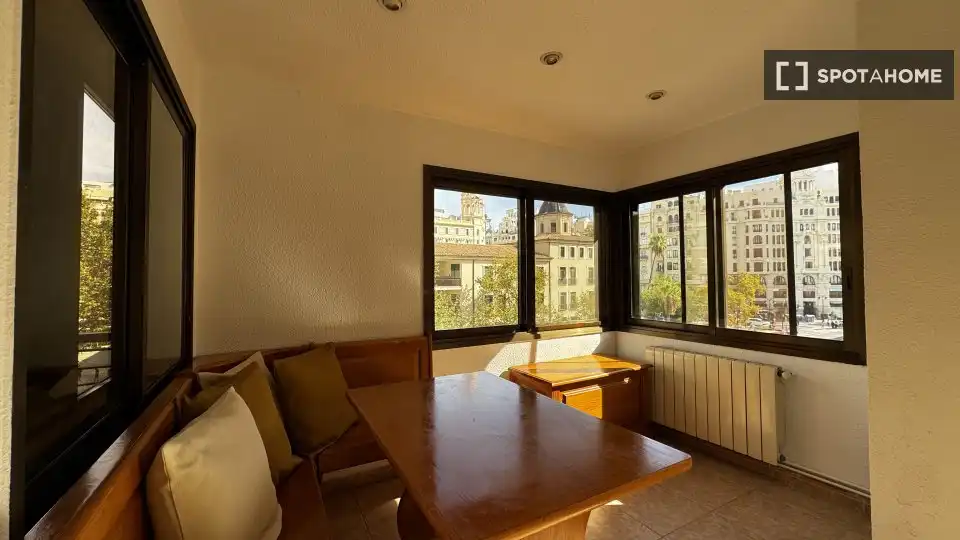 Dining room of Flat for rent in Valencia  with Air Conditioner, Heating and Furnished