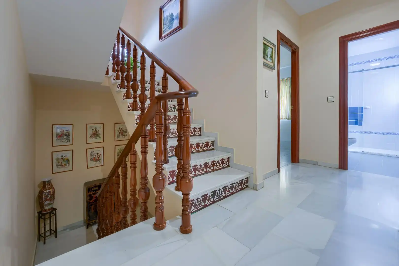 Houses for sale in Tomares  with Air Conditioner, Heating and Private garden