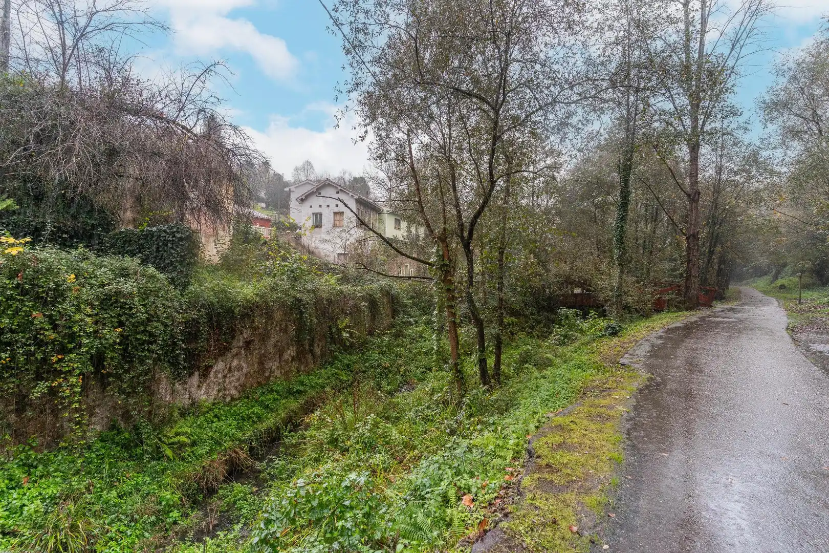 Exterior view of Houses for sale in Oviedo 