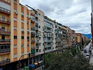 Exterior view of Flat for sale in  Granada Capital  with Air Conditioner, Heating and Balcony