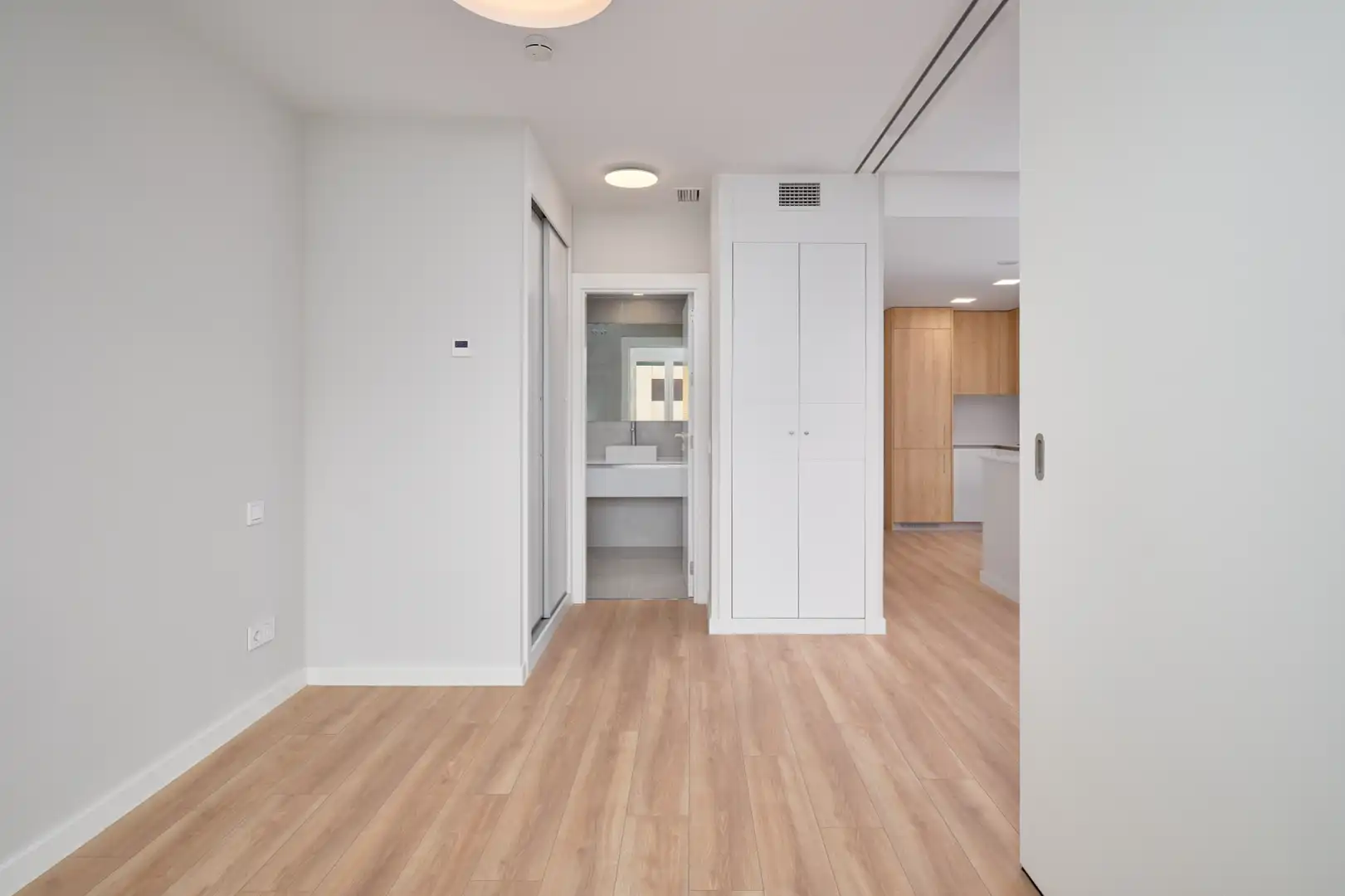 Wohnung zur Miete in Madrid mit Klimaanlage, Terrasse und Abstellraum