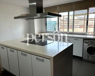 Kitchen of Flat to rent in  Valencia Capital  with Air Conditioner, Terrace and Furnished