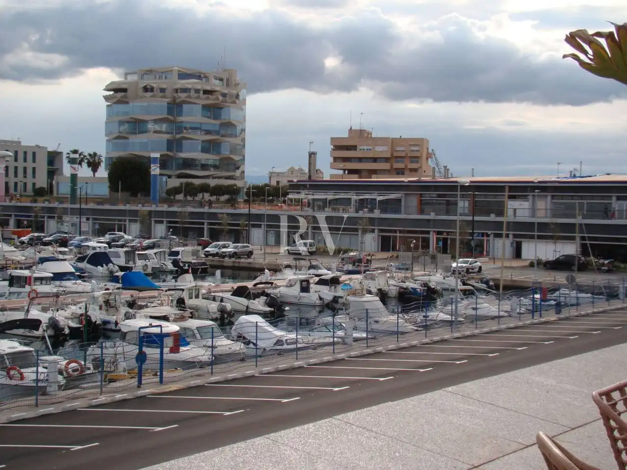 Parkplatz von Büro zur Miete in Tarragona mit Klimaanlage und Alarm