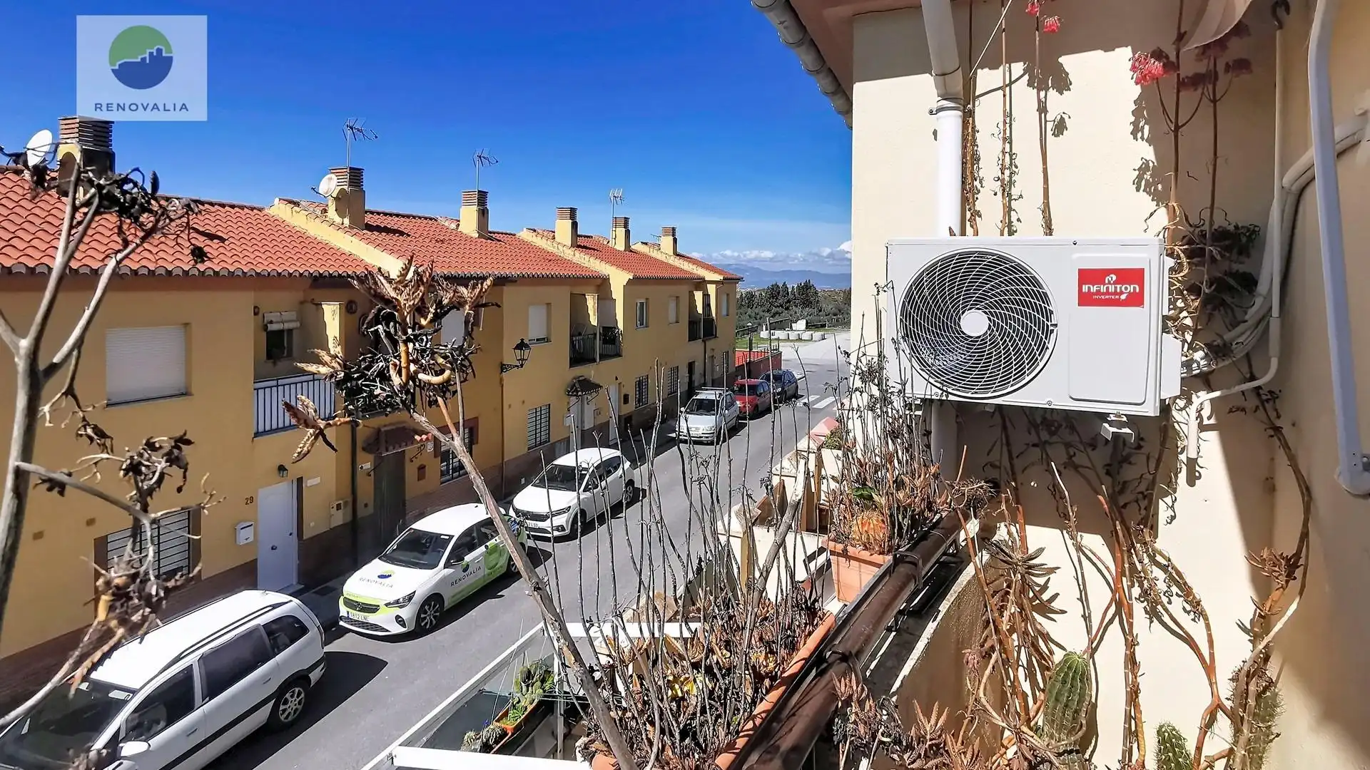Vista exterior de Casa adosada en venta en Ogíjares con Aire acondicionado, Calefacción y Terraza