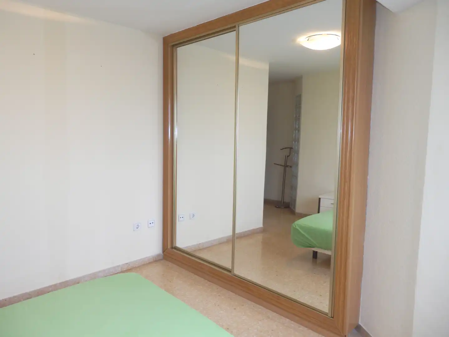 Habitación de Piso de alquiler en Valencia con Aire acondicionado, Amueblado y Horno
