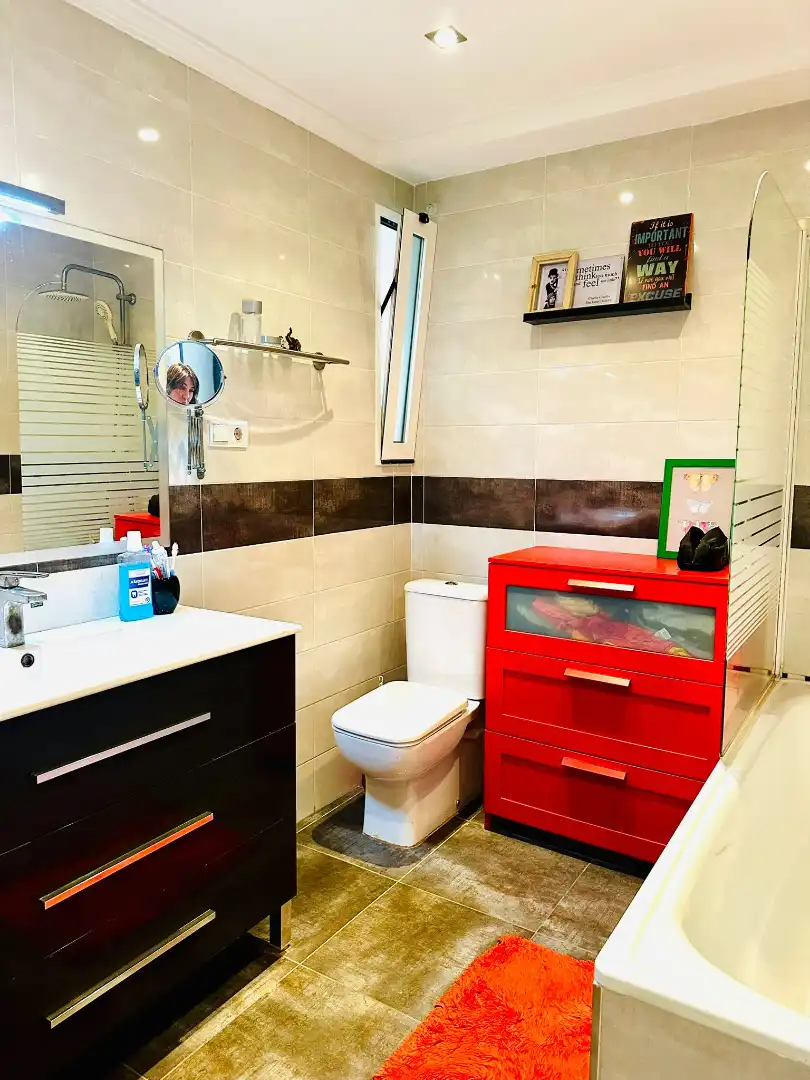 Flat with terrace for sale in Carrer de Godofred Ros, imagen 7