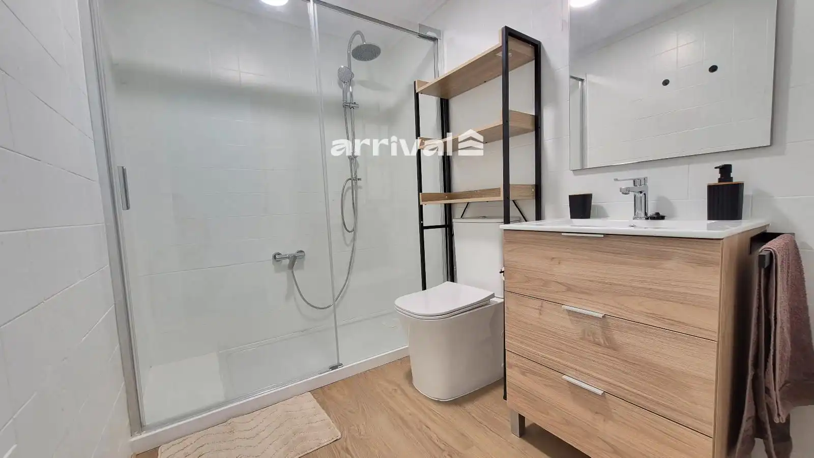 Badezimmer von Wohnung zur untervermieten in Valencia mit Heizung, Terrasse und Möbliert