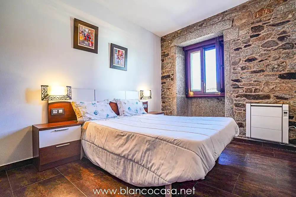 Habitación de Casa o chalet en venta en Vimianzo con Calefacción, Trastero y Amueblado