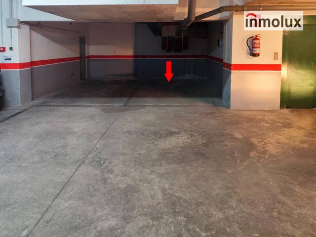 Garaje en Venta en Calle Enriqueta Ortega en Santo Domigo