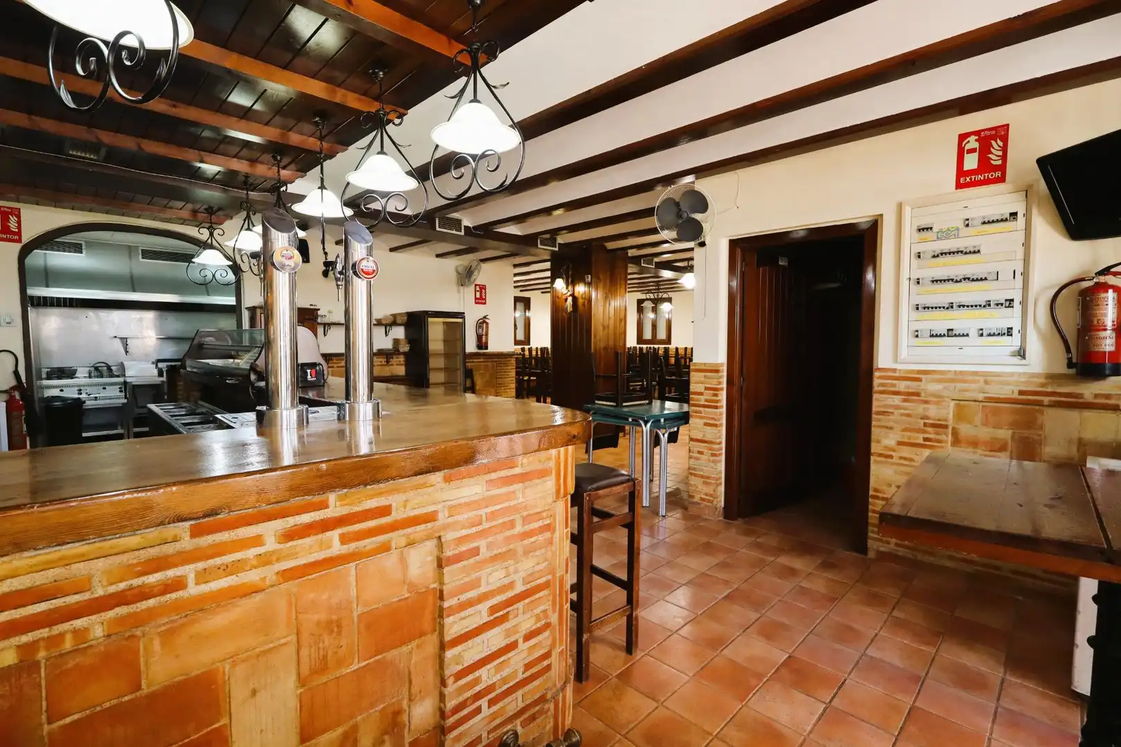 Local comercial en venta en Calle Calle del Médico Marcial Bernat, imagen 6