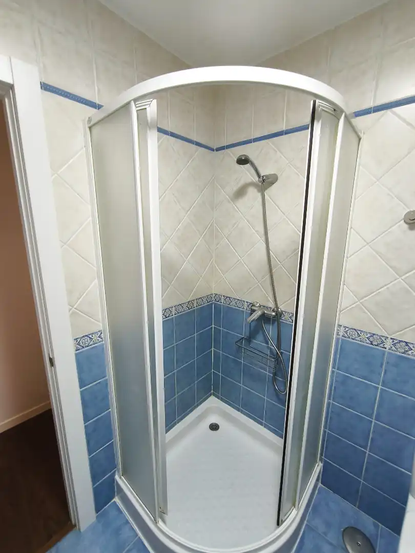 Bathroom of Flat for rent in Vigo   with Furnished