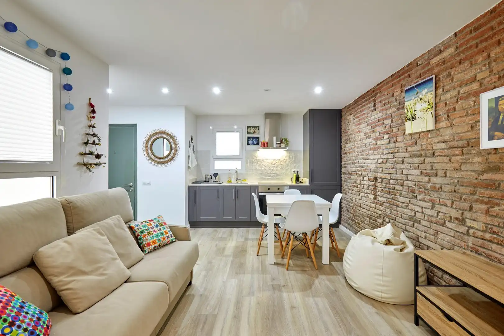 Living room of Flat for sale in Barcelona  with Air Conditioner, Heating and Parquet flooring