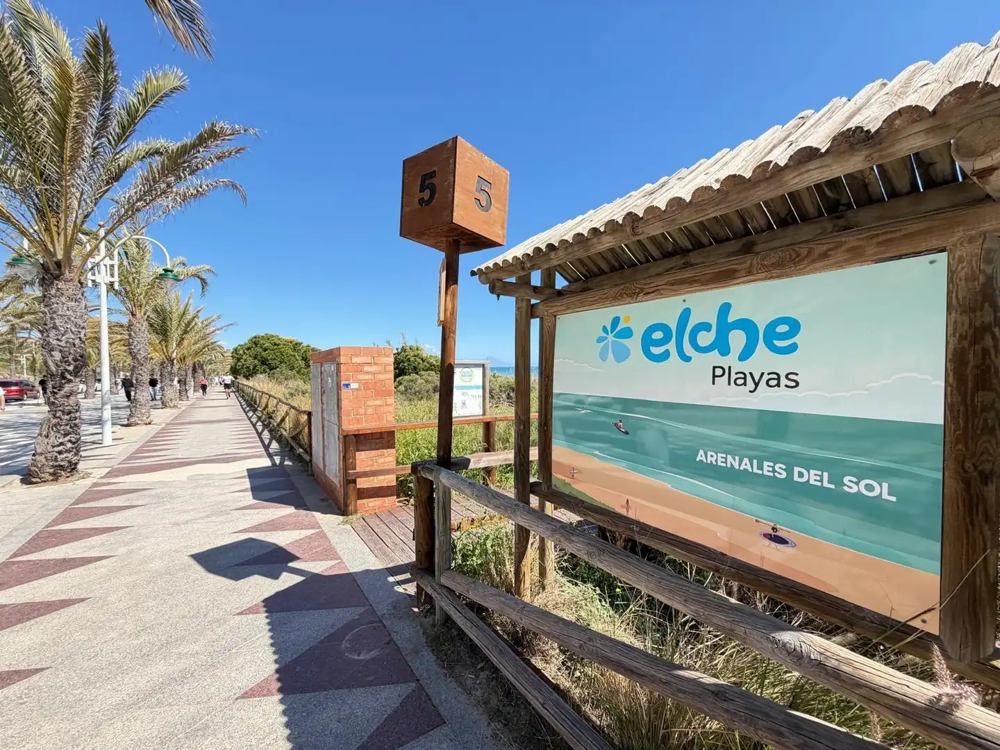 Vista exterior de Casa adosada en venda en Santa Pola amb Aire condicionat, Calefacció i Terrassa