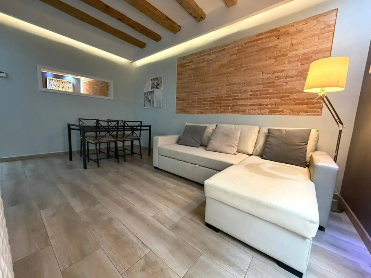 Sala d'estar de Pis de lloguer en Barcelona amb Aire condicionat, Calefacció i Moblat