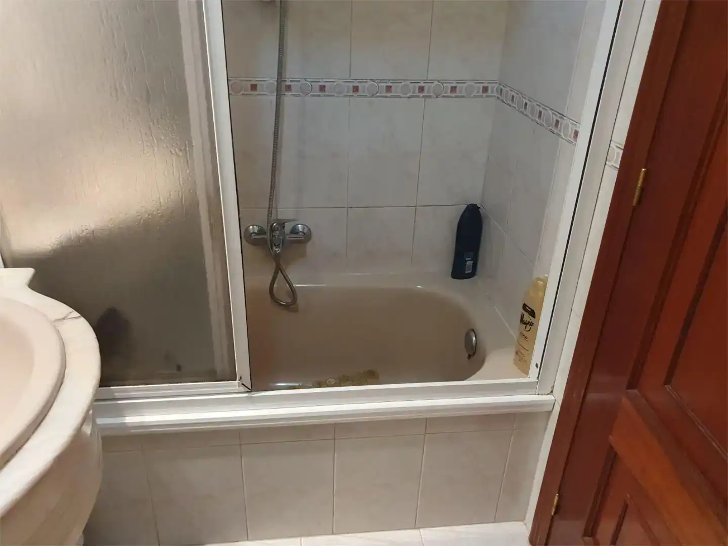 Bany de Pis en venda en Ourense Capital  amb Balcó