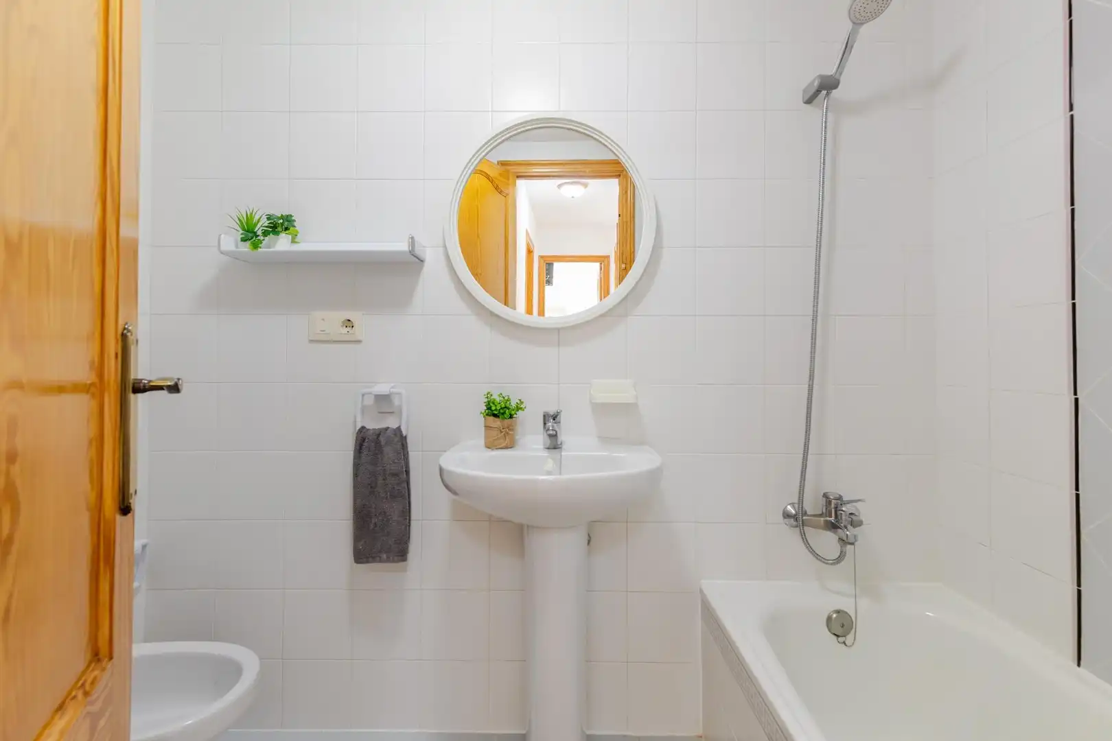 Bathroom of Flat for sale in Gandia  with Air Conditioner, Heating and Terrace