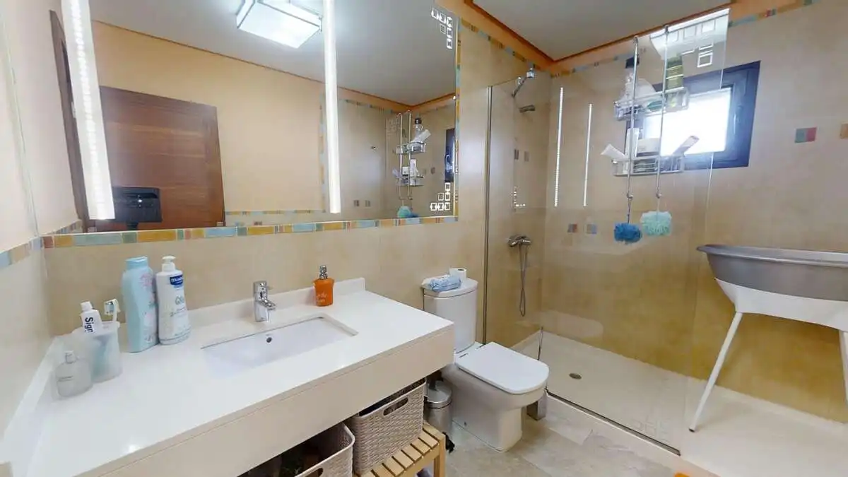 Bany de Casa o xalet en venda en Yaiza amb Aire condicionat, Jardí privat i Traster
