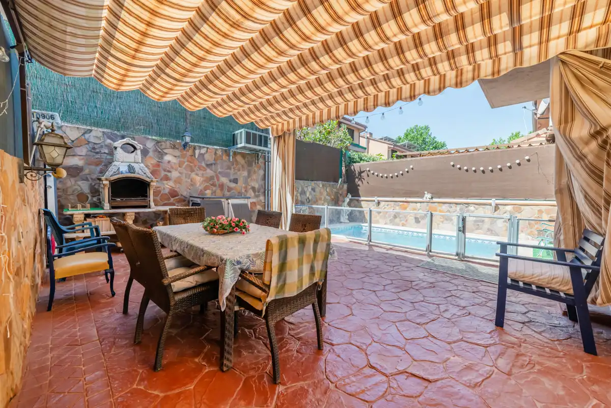 Terraza de Casa o chalet en venta en Mejorada del Campo con Aire acondicionado, Calefacción y Jardín privado