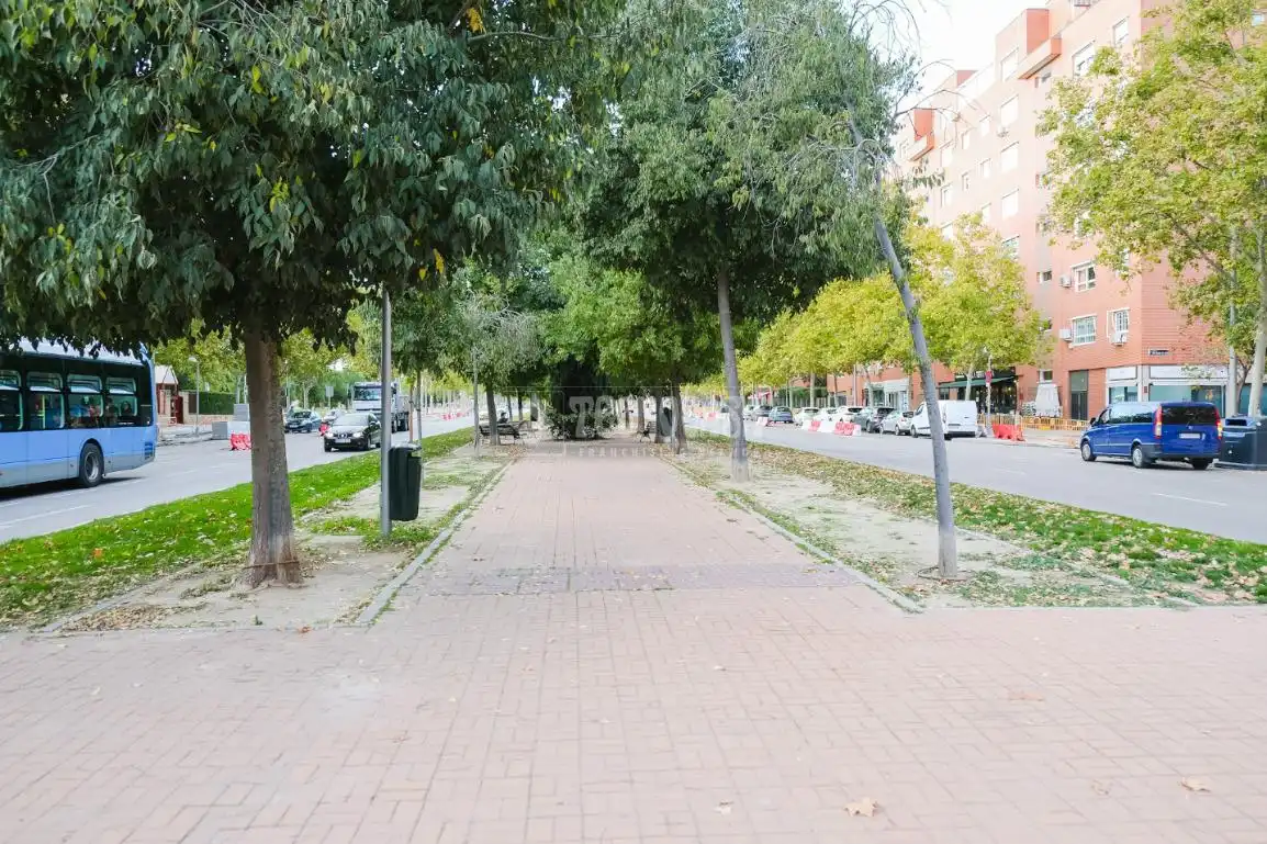 Exterior view of Commercial properties for sale in Madrid  with Air Conditioner and Terrace