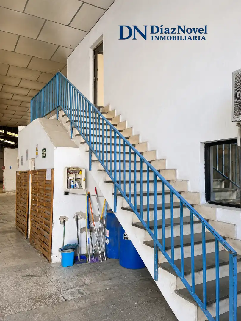 Nave industrial de alquiler en Málaga con Alarma