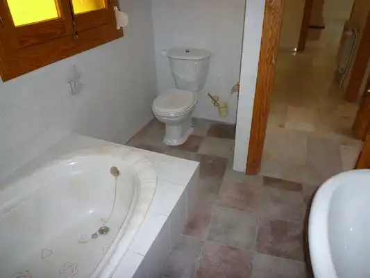 Baño de Piso de alquiler en Padul con Balcón