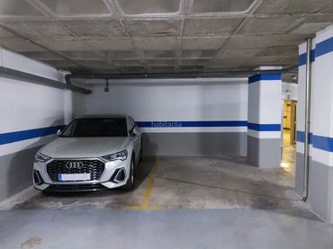 Einzelparkplatz zur Miete in Calle José Luis Pérez Pujadas 17