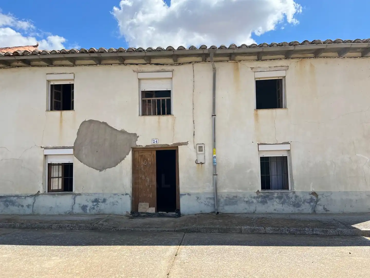 Exterior view of Country homes for sale in Cubillas de los Oteros