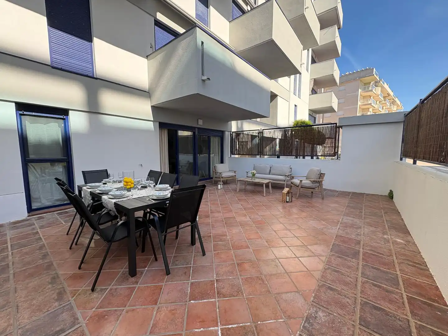 Ground floor with pool to rent in Carrer Garbí 26