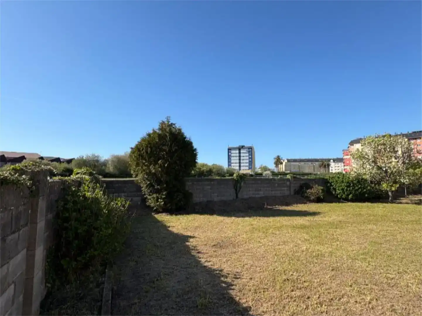 Piso en venta en Ribadeo con Jardín privado, Parquet y Trastero