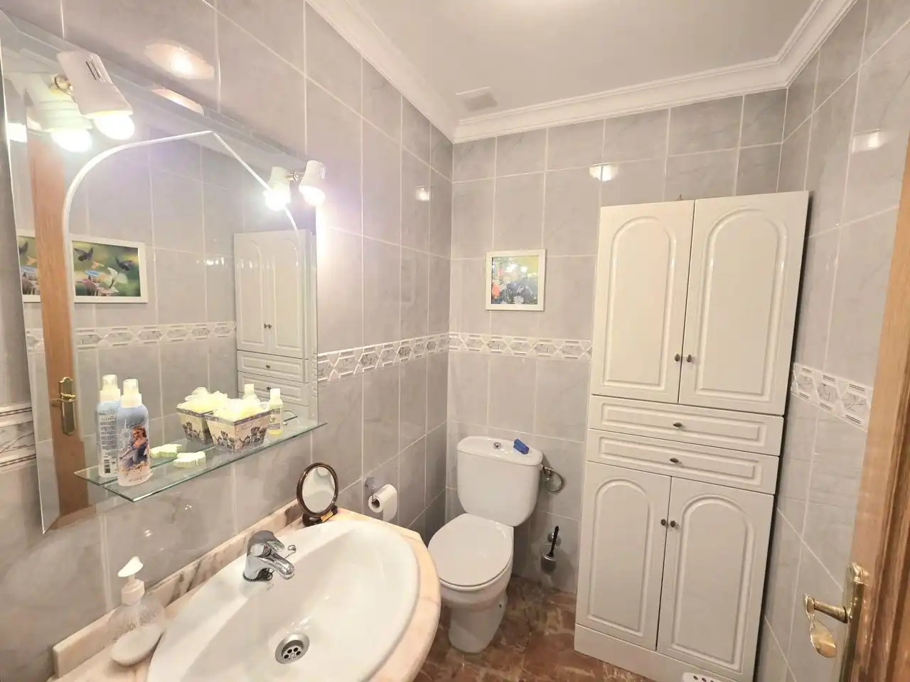 Badezimmer von Einfamilien-Reihenhaus zum Verkauf in Huércal-Overa mit Klimaanlage, Heizung und Terrasse