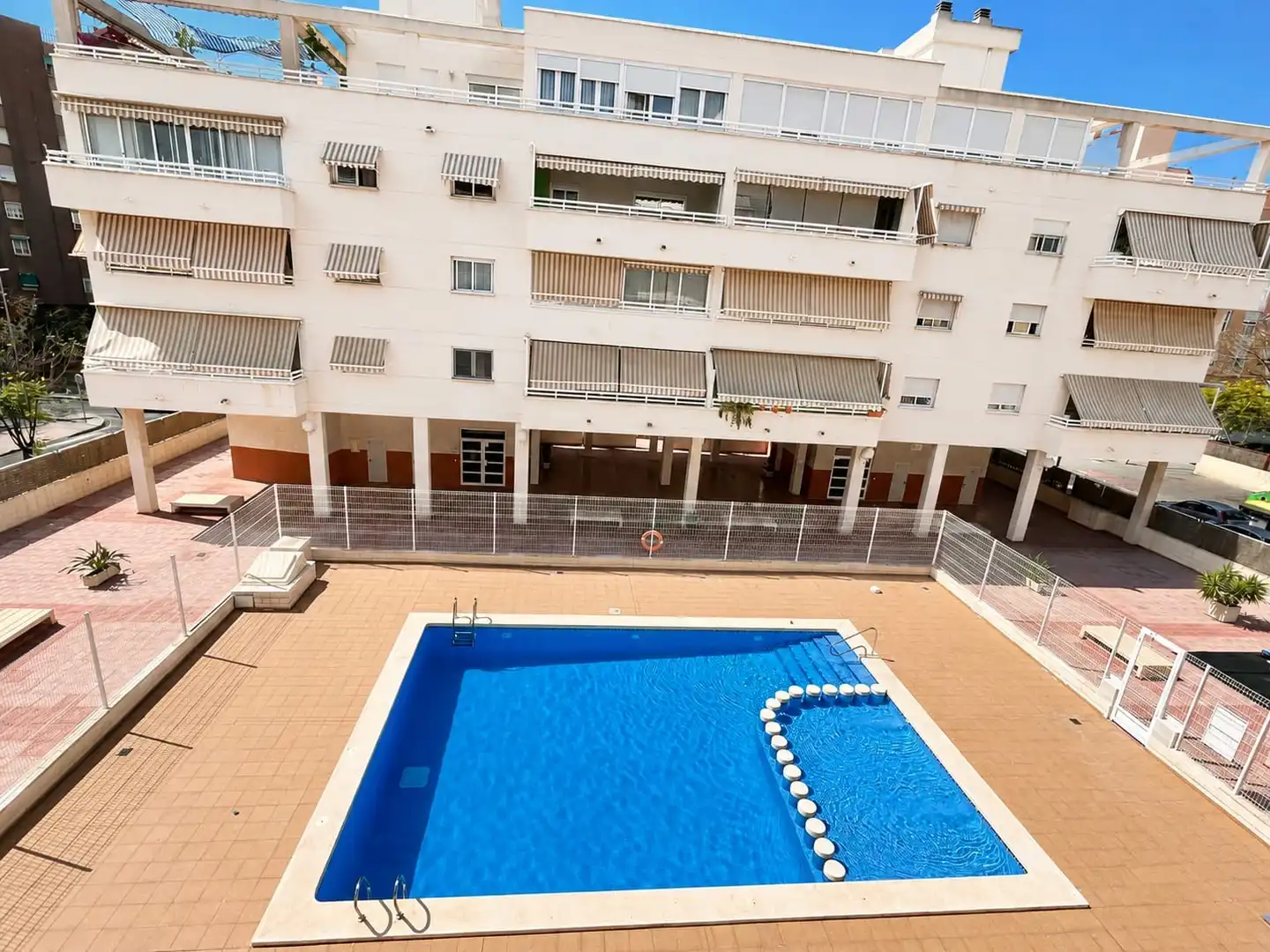 Piscina de Pis en venda en Alicante / Alacant amb Balcó i Piscina comunitària