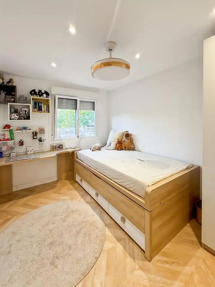 Schlafzimmer von Erdgeschoss zum Verkauf in Boadilla del Monte mit Klimaanlage, Heizung und Privatgarten