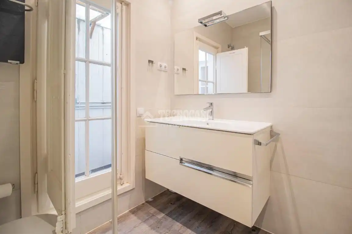 Baño de Casa adosada en venta en Sant Cugat del Vallès con Calefacción y Terraza