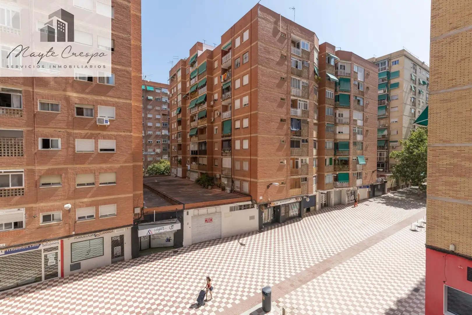 Vista exterior de Piso en venta en Granada con Terraza, Amueblado y Balcón
