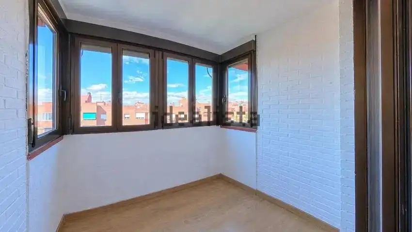 Bedroom of Flat for rent in Madrid  with Air Conditioner, Heating and Terrace