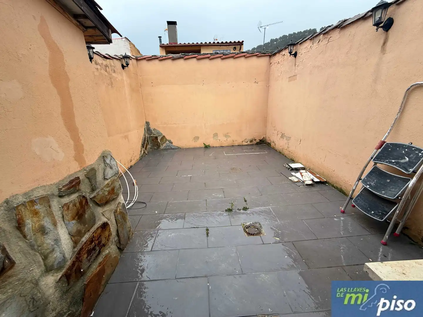 Terrassa de Casa adosada en venda en Cabezón de Pisuerga amb Calefacció, Jardí privat i Parquet