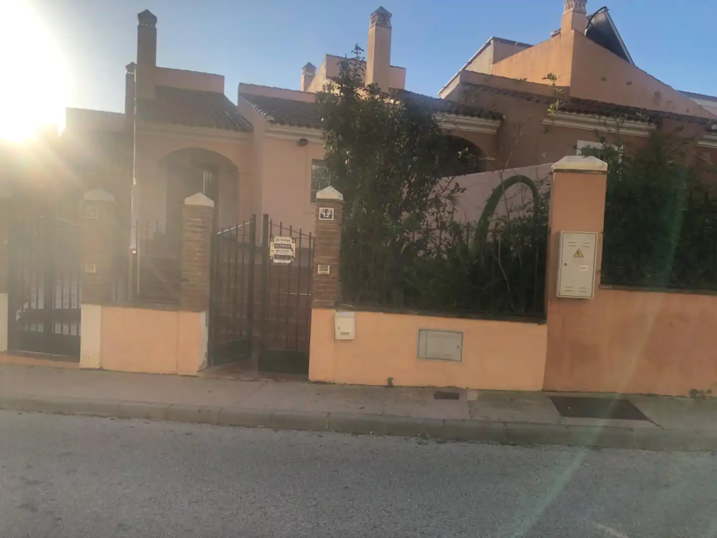 Vista exterior de Casa adosada en venta en Mijas con Aire acondicionado, Calefacción y Jardín privado